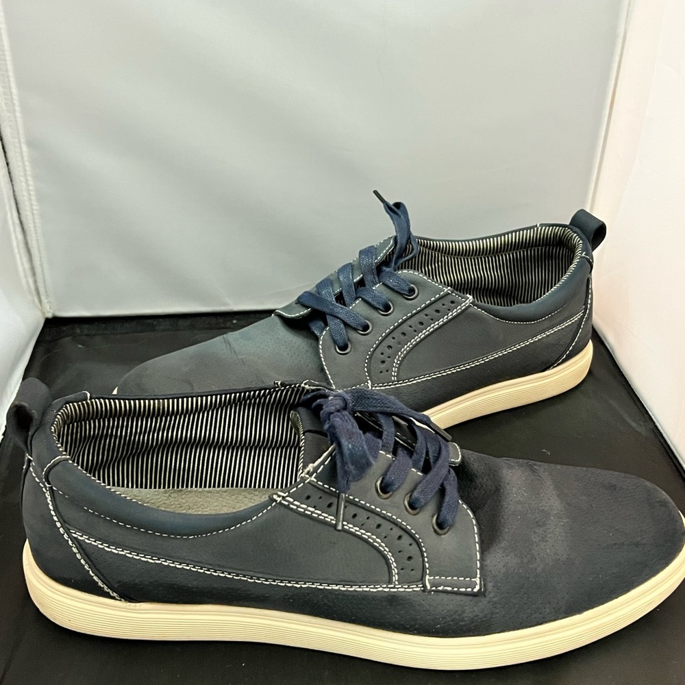 Steve Madden PU upper suede and textile lining